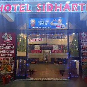 Sidhartha Walking Distance From Tajmahal Hotel