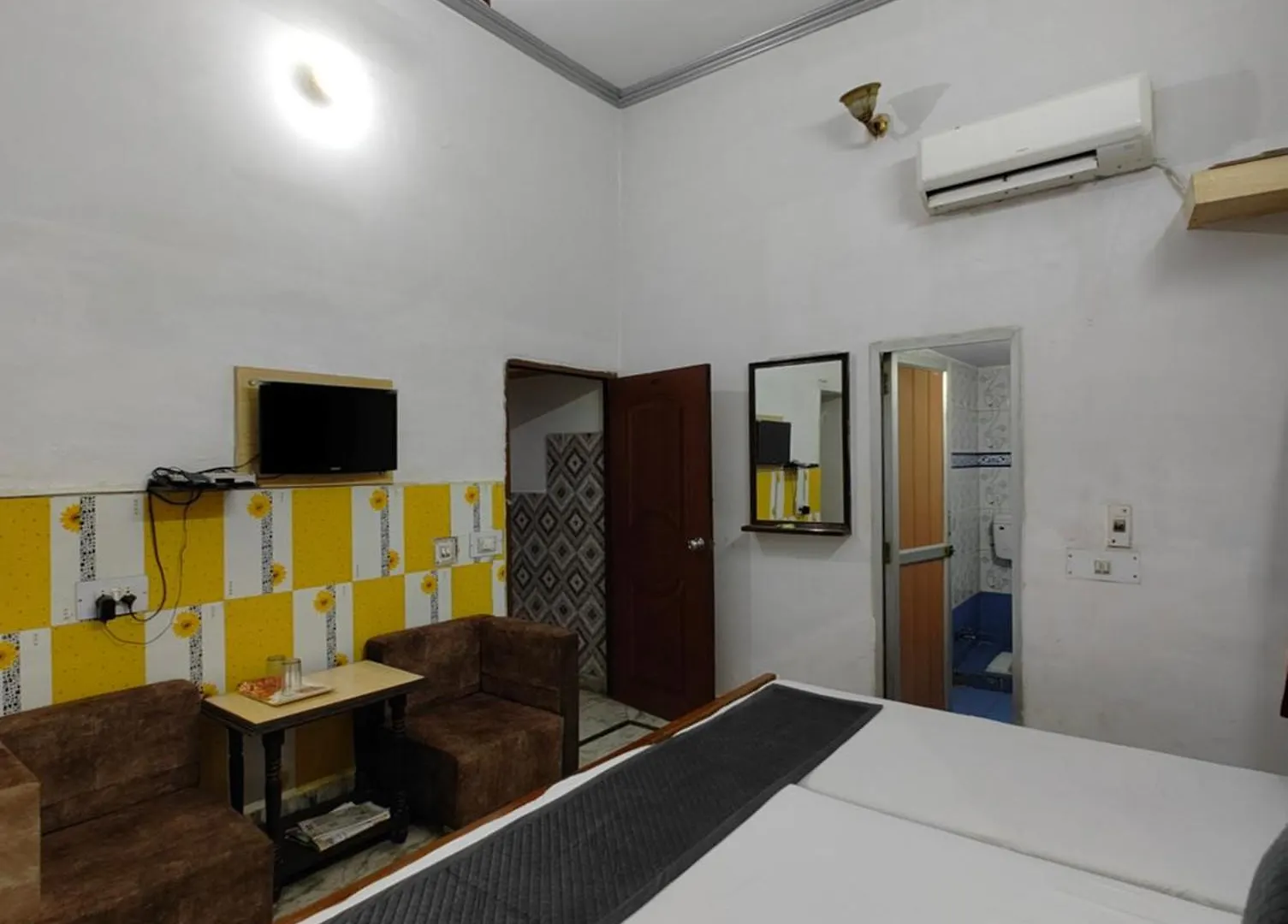 Hotel Swarajya Palace Agra  India